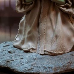 Diamond Select Toys New Arrivals Star Wars The Mandalorian - The Child With Soup 1:2 Scale Statue