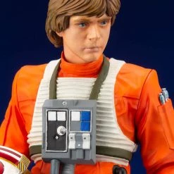 Kotobukiya New Arrivals Star Wars - Luke Skywalker X-Wing Pilot 1:10 Scale ArtFX+ Statue
