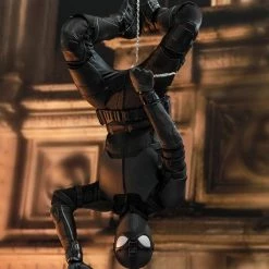 Hot Toys Spider-Man Far From Home - Spider-Man Stealth Suit 1:6 Scale Action Figure 9 Hot Toys Spider-Man Far From Home - Spider-Man Stealth Suit 1:6 Scale Action Figure